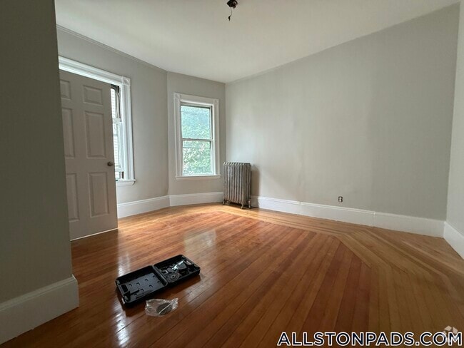 Building Photo - 14 Quint Ave Rental