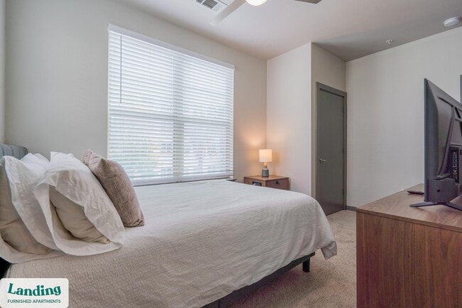 Photo - 1415 N Main Ave Unidad 1256