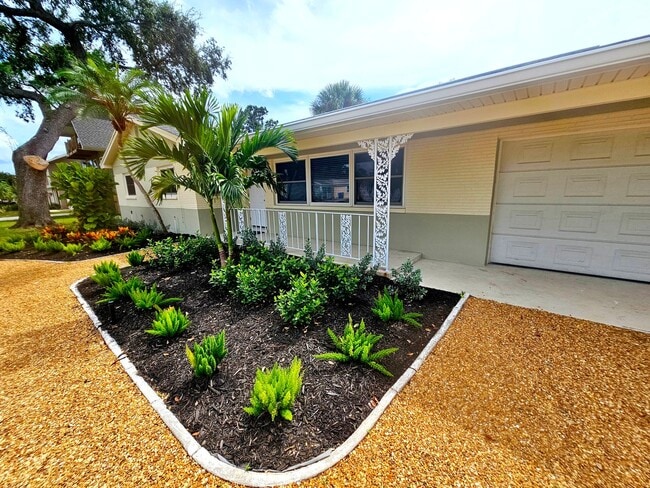 Photo - 3 Bedroom 2 Bath in Riveria Bay of St. Pete