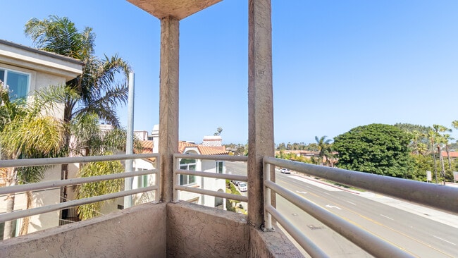 Villa Temecula Apartments