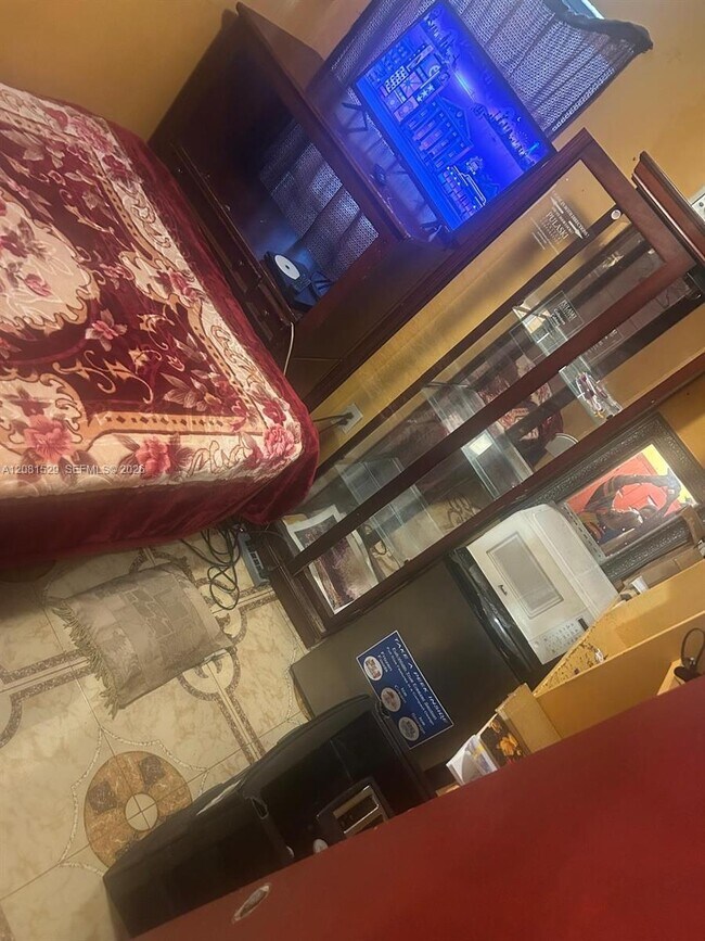115 NW 193rd St Unit 2