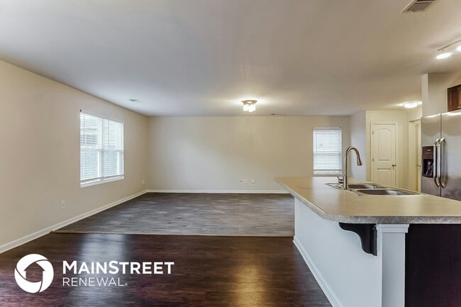 Photo - 4807 Woodford Cir