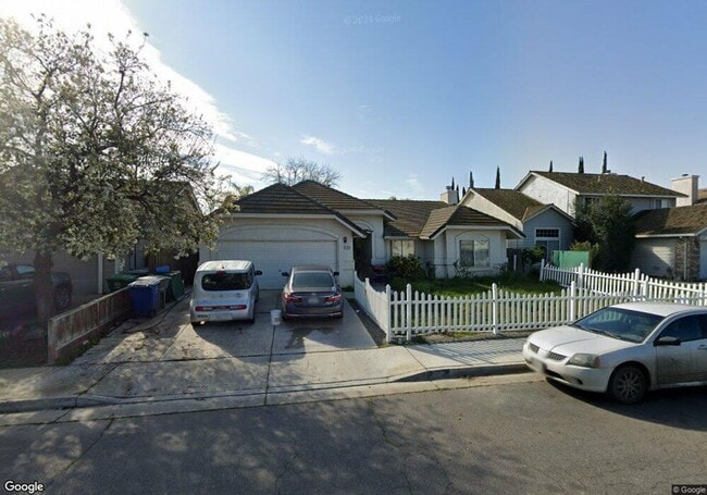 Building Photo - 1349 El Cajon Ln