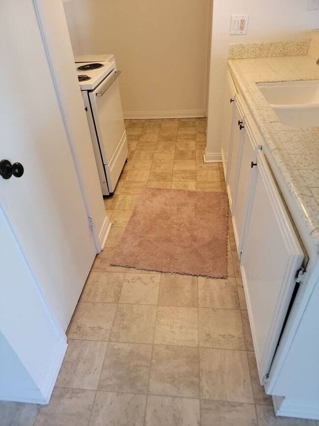 Photo - Nicely Upgraded Corner Townhouse