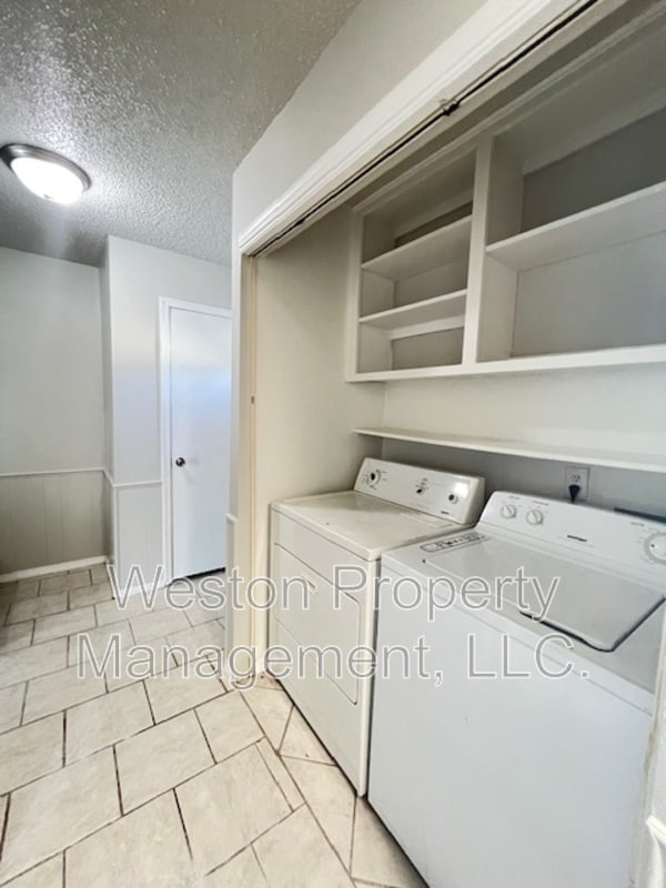 Photo - 1402 Bill Carrol Dr