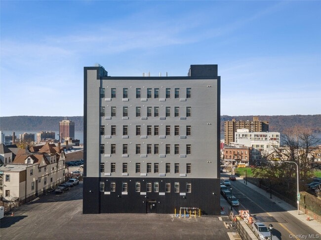 Building Photo - 70 Ashburton Ave Unit 3J