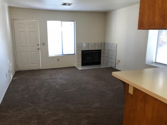 8706 Lyn River Ct Unidad D
