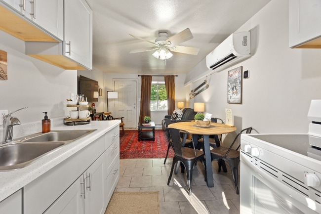 Building Photo - 661 8th Ave E N Unit 16 Rental