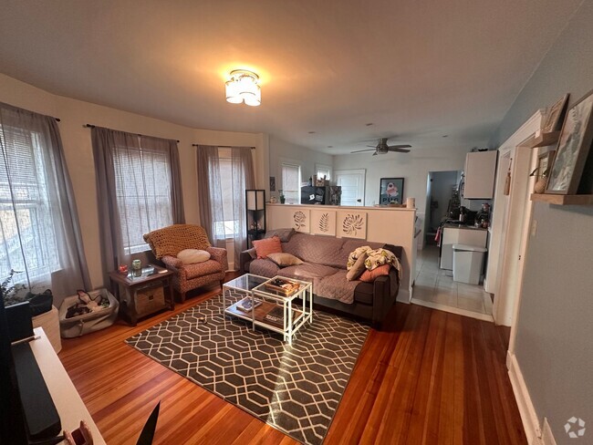 Building Photo - 876 Adams St Unit 1 Rental