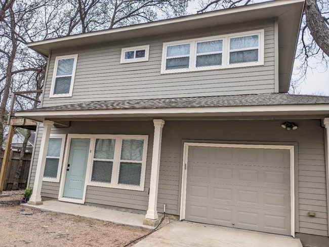 Building Photo - 1902 Haskell St