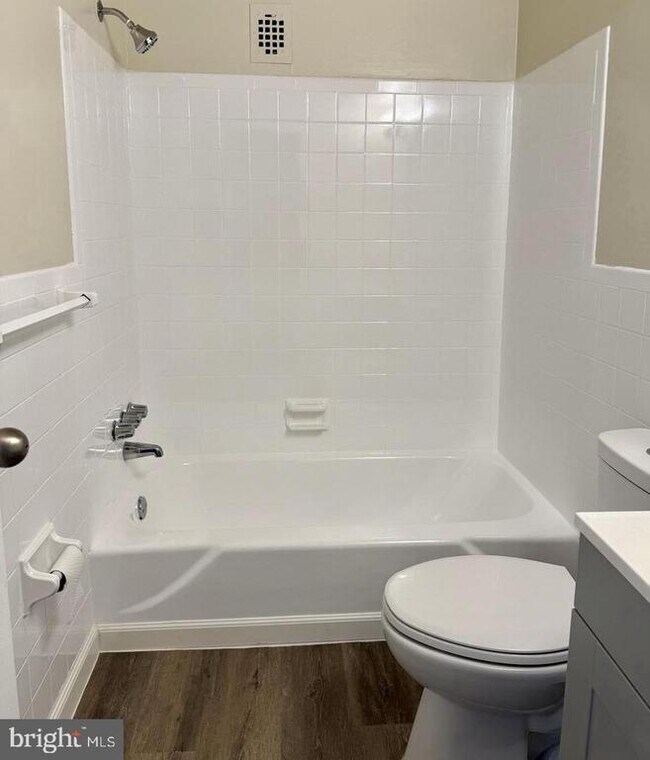 Photo - 3450 Toledo Terrace Unidad 206