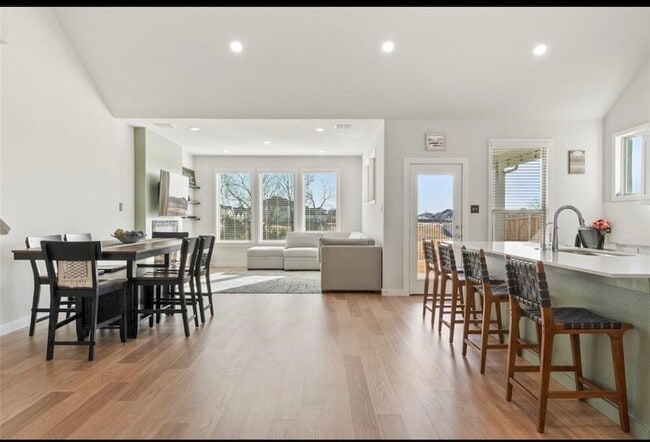 Photo - 3907 Turpin Dr
