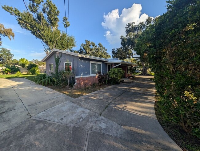 Photo - 140 N Briggs Ave
