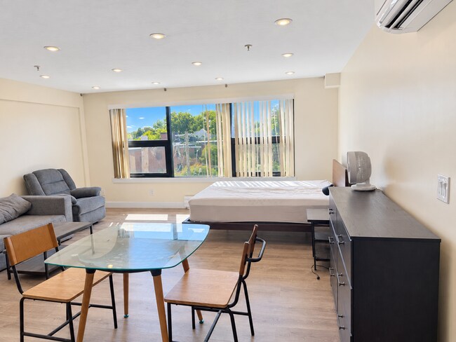 1028 Commonwealth Ave Unit 404