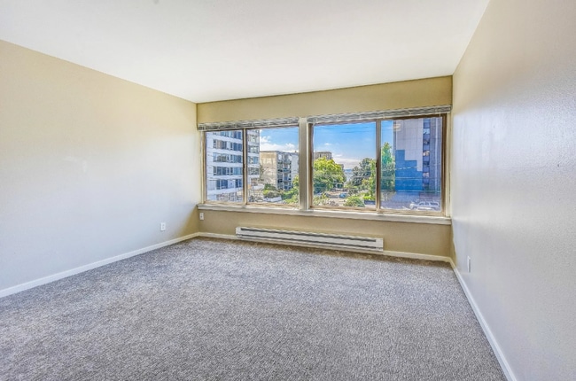 Mercer Crest Apartments
