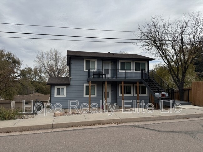 Photo - 1225 N Chestnut St