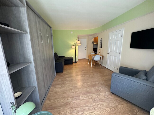 Building Photo - 1727 Massachusetts Ave NW Rental