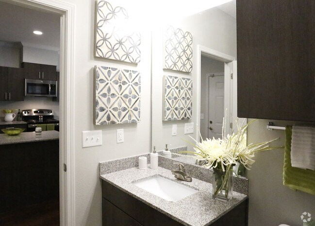 2BR/2BA -1141SF