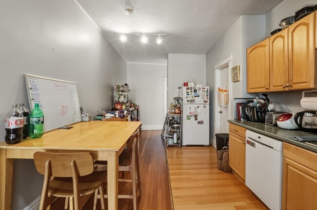 Photo - 1661 Commonwealth Ave Unit 5