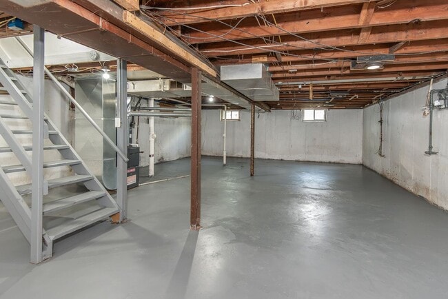 Photo - 104 Glen Garry Rd