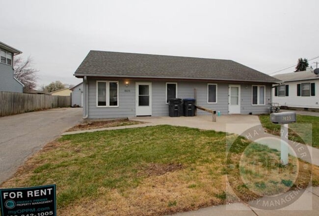 Building Photo - 2 Bed 1 Bath Home in Council Bluffs, IA Unit 3125