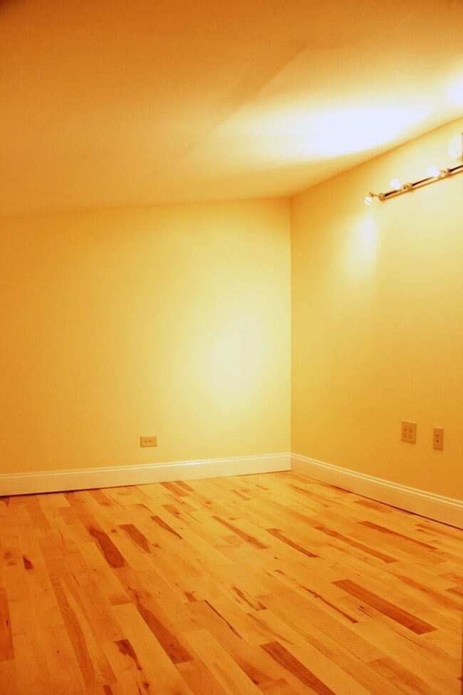 Photo - 160 North St Unit Large 9 Bedroom House!