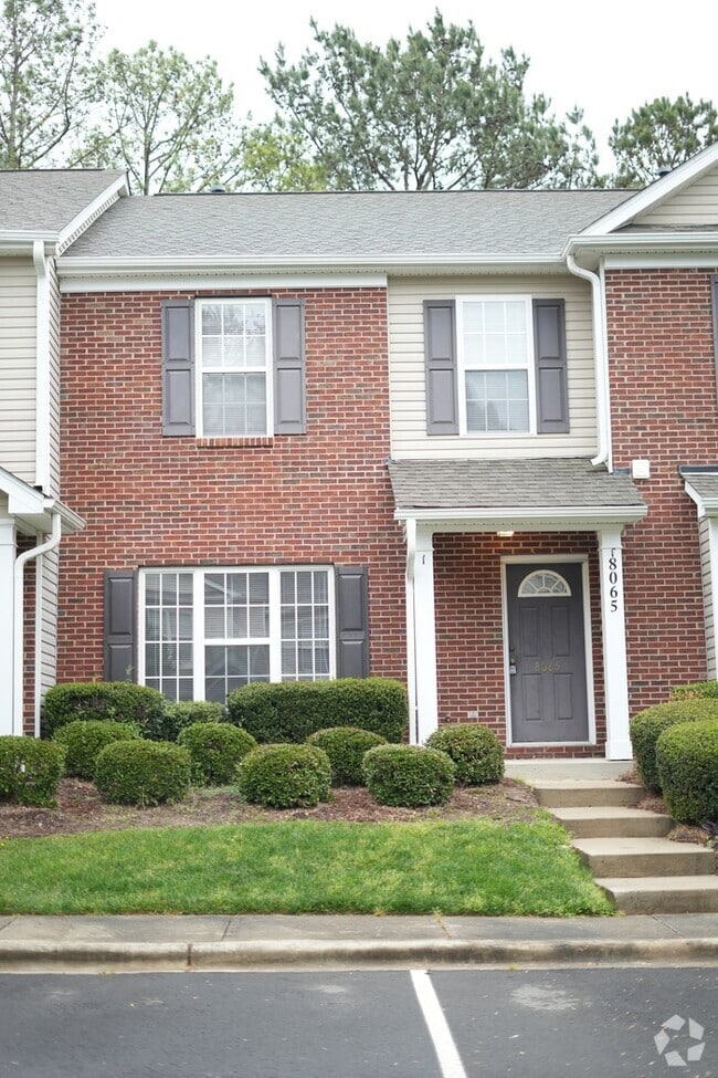Building Photo - Charming 3-Bedroom, 3-Bathroom Townhome