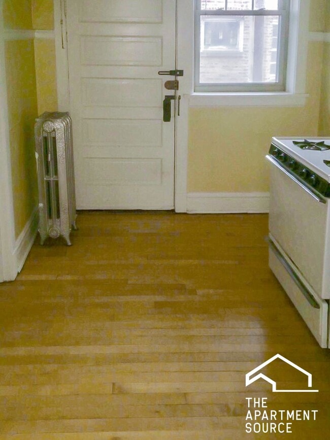 Photo - 3817 N Lawndale Ave Unidad 2E