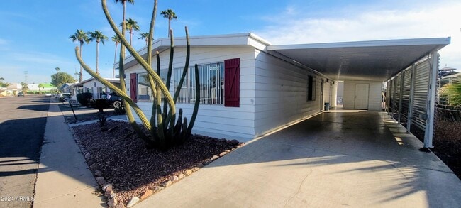 Building Photo - 120 N Val Vista Dr Rental