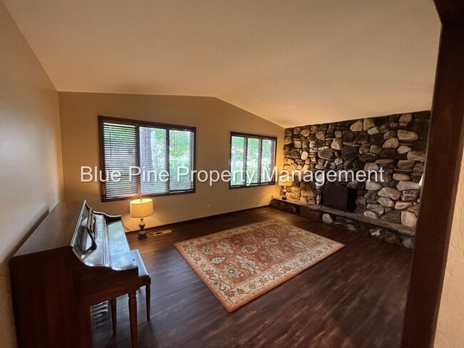 Photo - 409 Ruth Ave