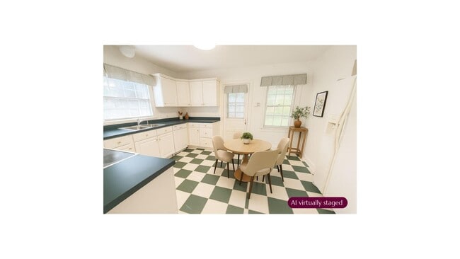 Photo - 405 Holiday Rd