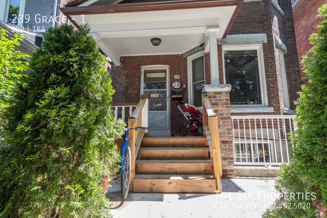 Building Photo - Beautiful Two Bedroom Apartment Unit 1