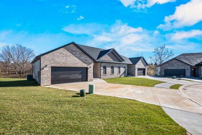 Building Photo - 84 E Autumn Leaf Dr