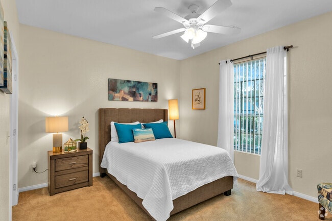 1BR, 1BA - 792SF - Bedroom