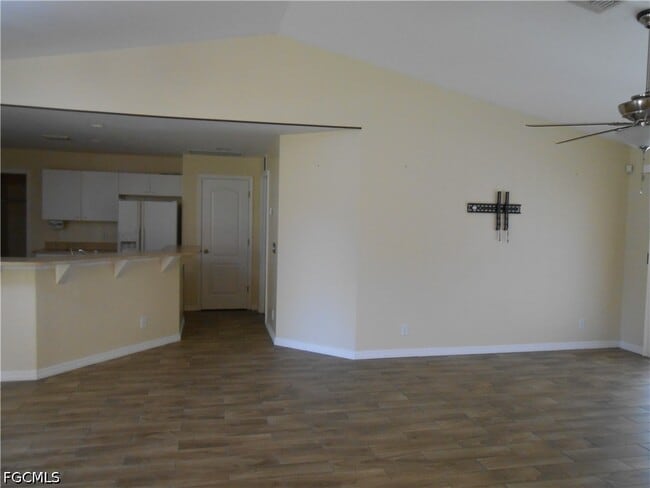 Photo - 1221 Belair St E