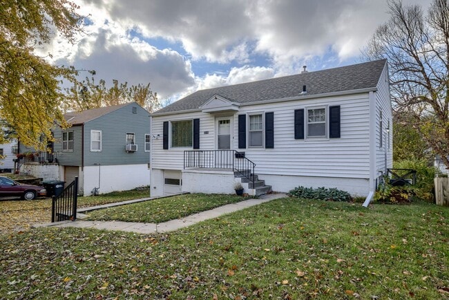 Photo - Charming 2 Bedroom With Spacious Living In Benson!!