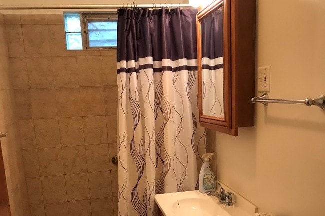 bathroom - 2123 Hillside Ter Unit 2