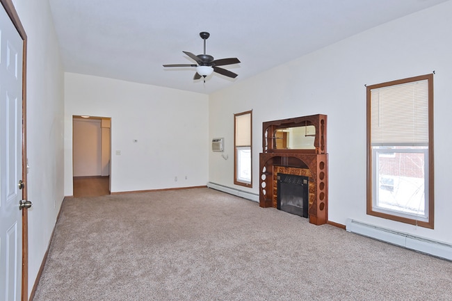 9 1st St SW Unit 1