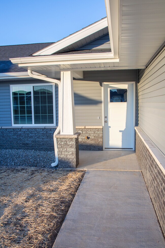 Photo - 2167 Cheyenne Way