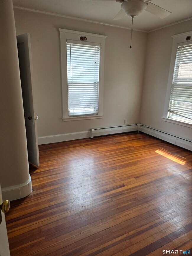 Photo - 164 Pythian Ave