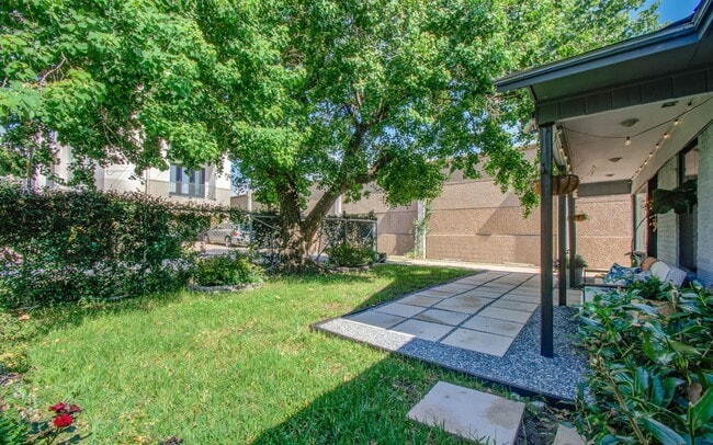 Building Photo - 1612 Bonner E St Rental