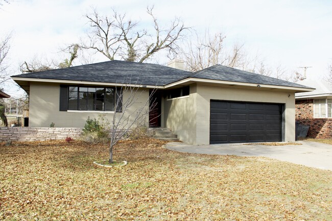 Photo - 4633 N Indiana Ave