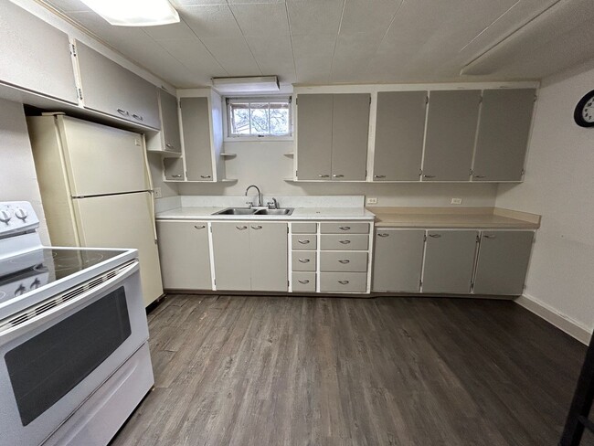 Photo - 4 5th St W Unit A