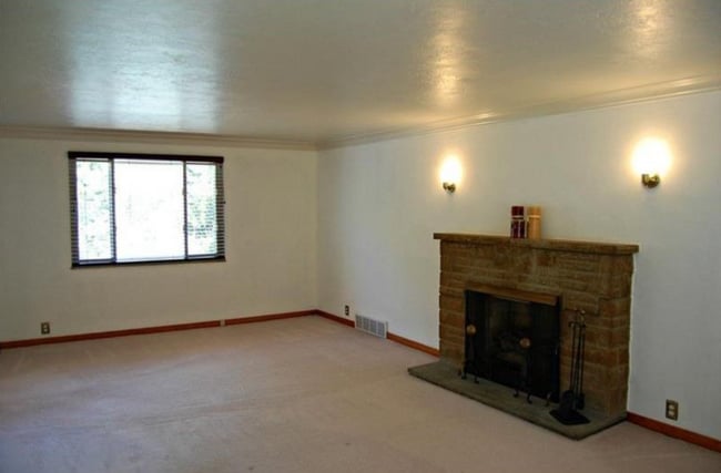 Photo - 151 Dicio St