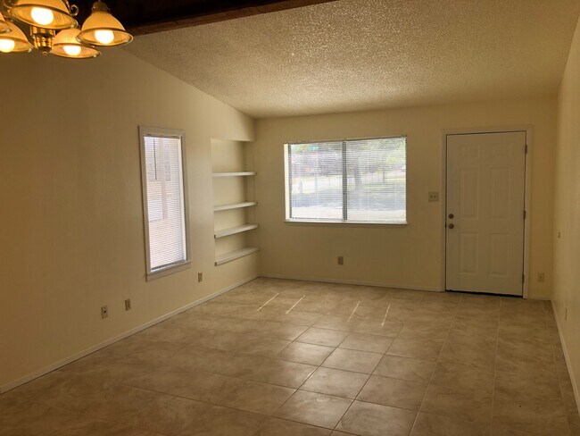 Photo - 1111 W 7th St Unidad 1111-A W 7th (353)