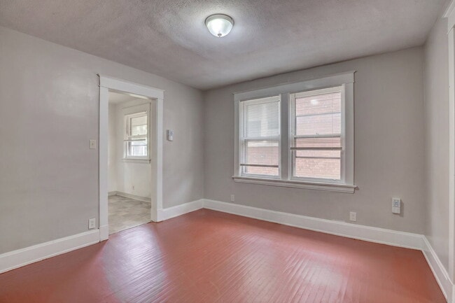 Photo - 512 Maple Ave