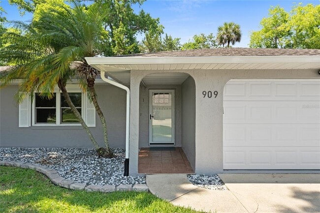 Photo - 909 Bentwood Ln