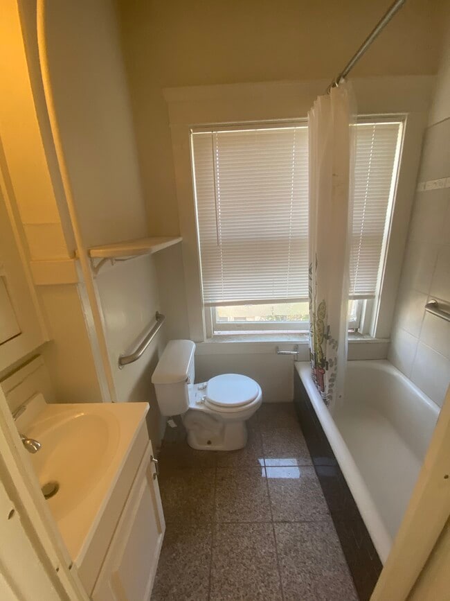 Photo - Raymond Apartments