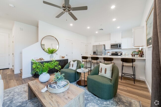 Building Photo - Villas at 91st Rental