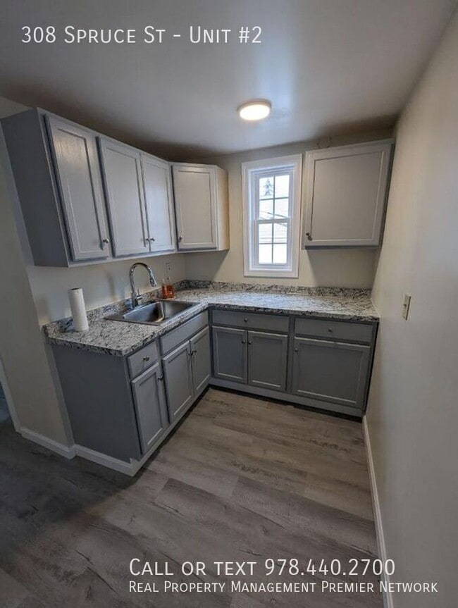 Building Photo - 308 Spruce St Unit #2 Rental